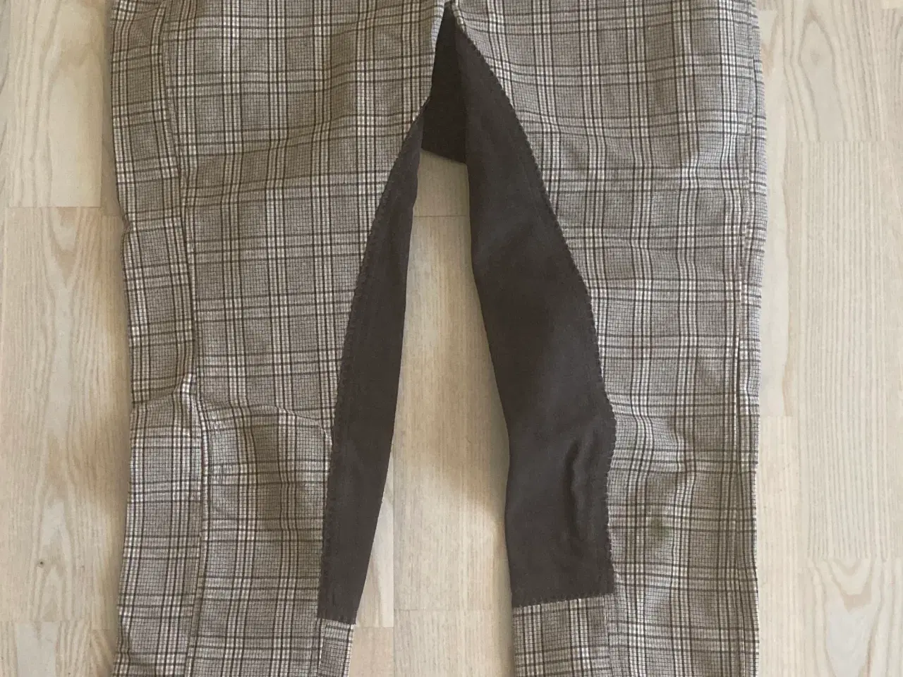 Billede 2 - Velholdte ridebukser fra Montar - str. 42.