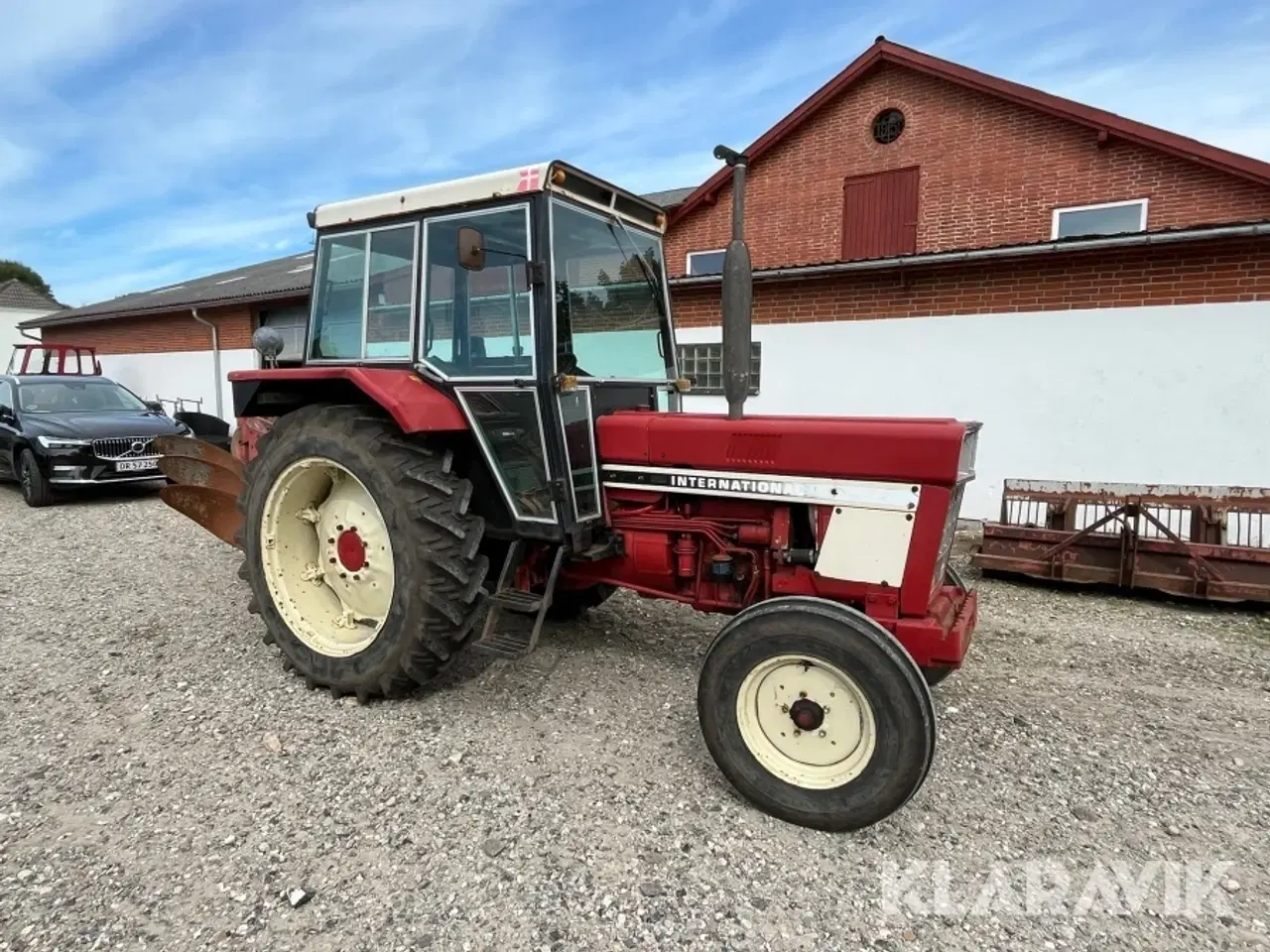 Billede 2 - Veterantraktor med plov IH