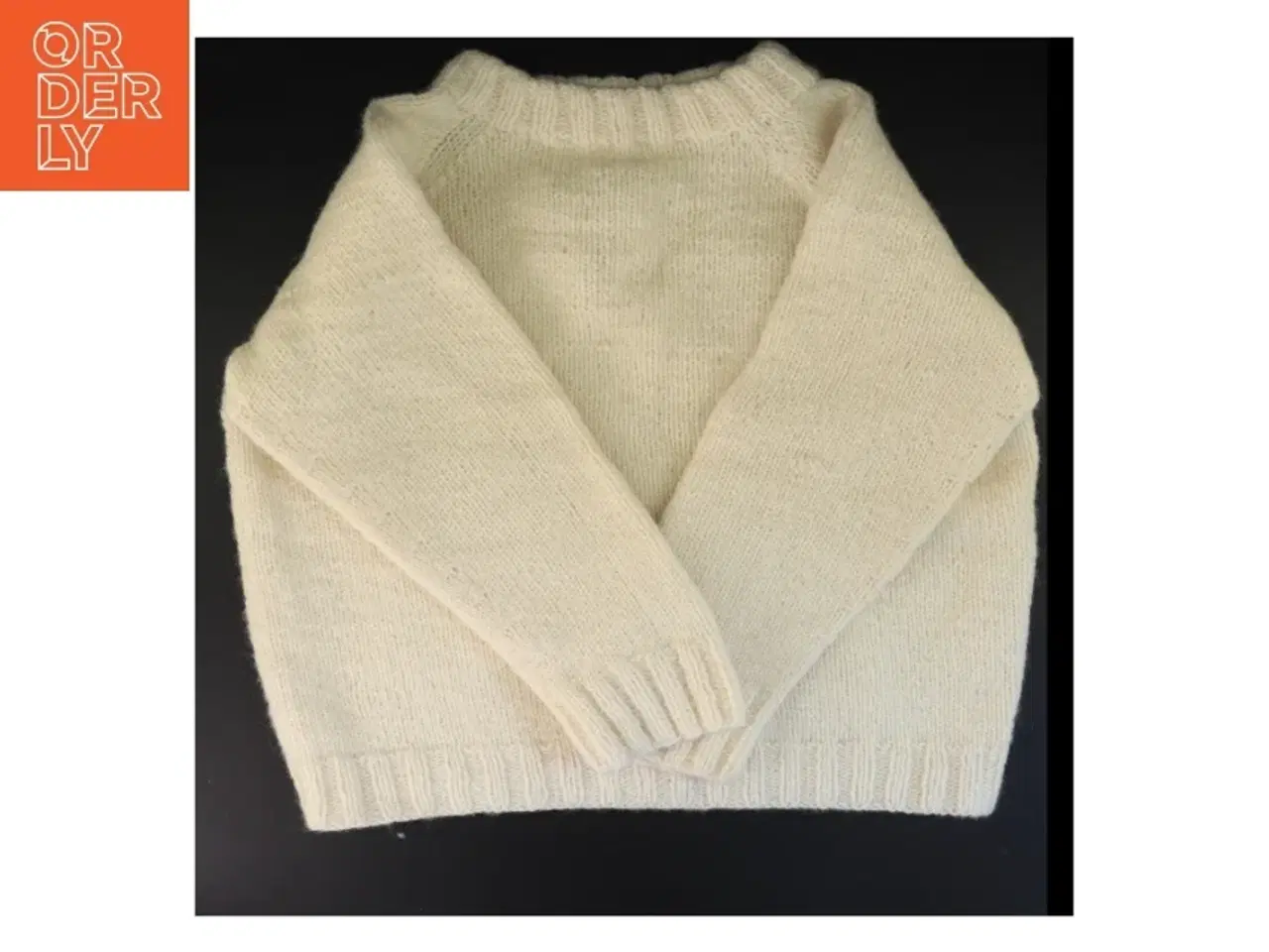 Billede 1 - Hvid strikket sweater (str. 45 x 50 cm ærme 34 cm)