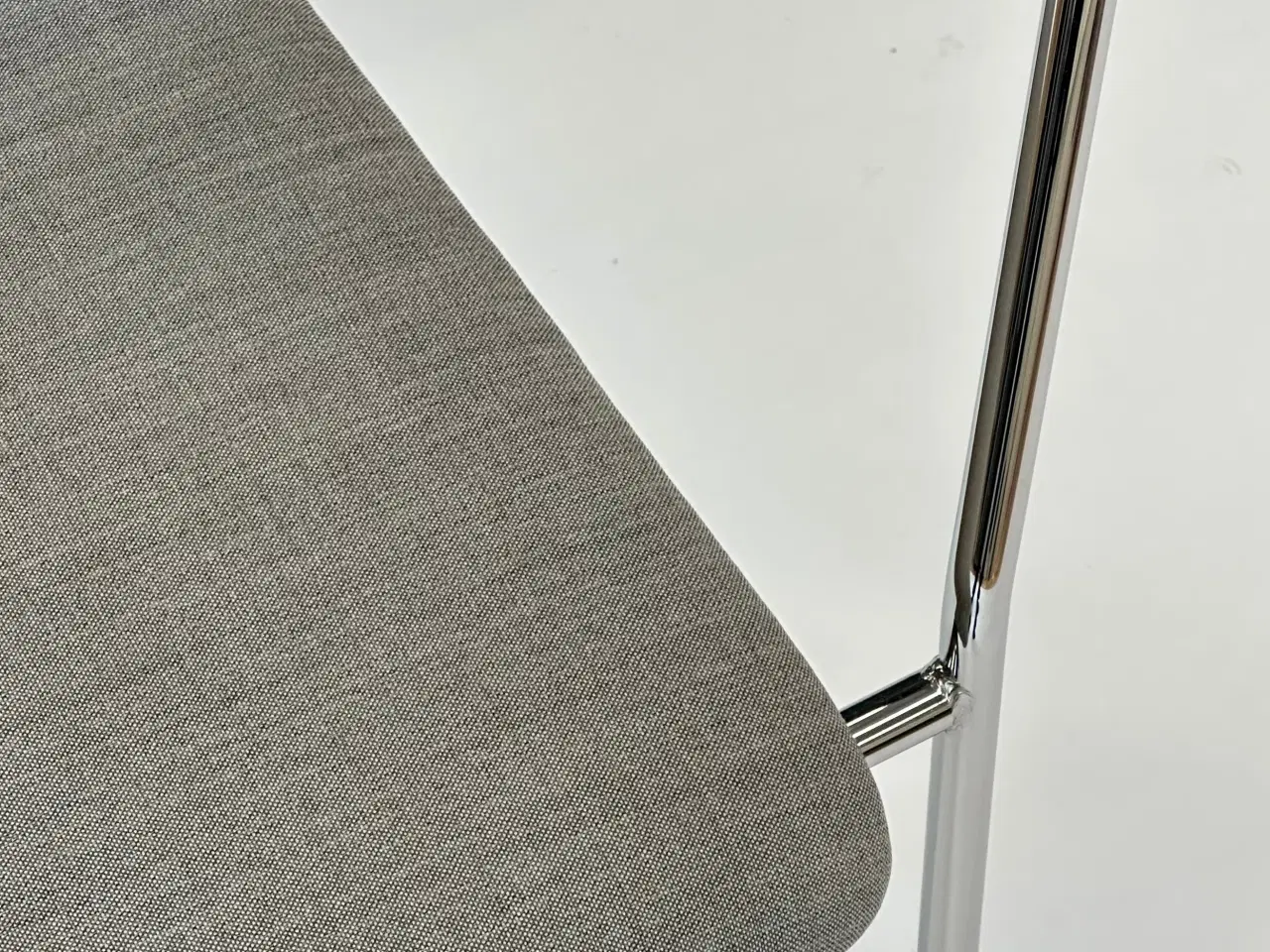 Billede 7 - Magnus Olesen Pause Stol – Lysegrå med Krom Stel