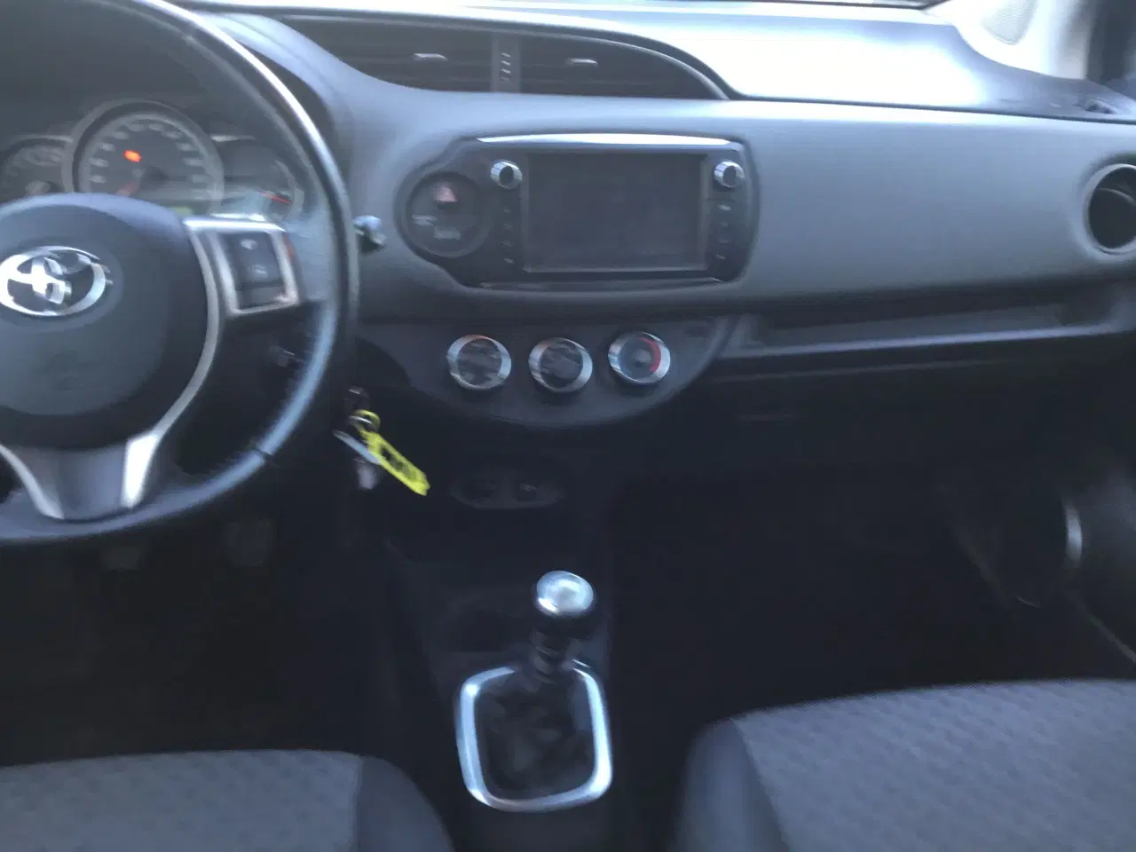 Billede 6 - Toyota yaris 1.3 vvt-i 1.ejer velholht bakkamera