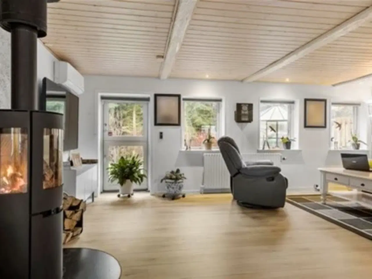 Billede 9 - Fin villa lidt ude på landet.