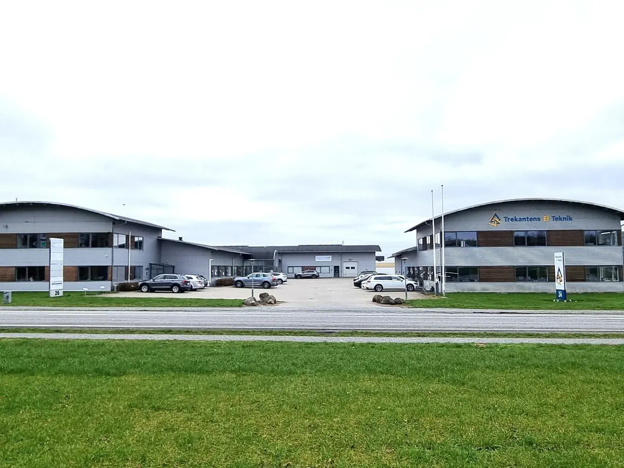 Billede 2 - Lager med pænt kontor