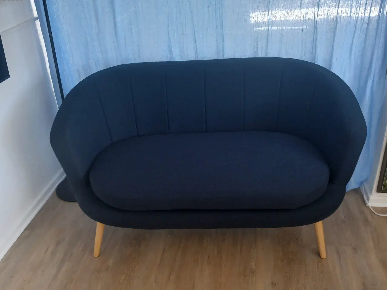 Billede 2 - 2 pers. Sofa i blåt stof. Helt ny
