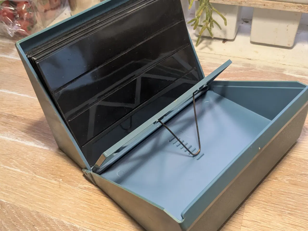 Billede 2 - Kassette til frimærker incl etui