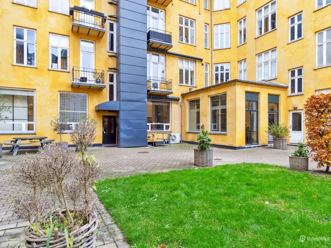 Billede 9 - Istandsat lejemål med flot facade på Strandvejen