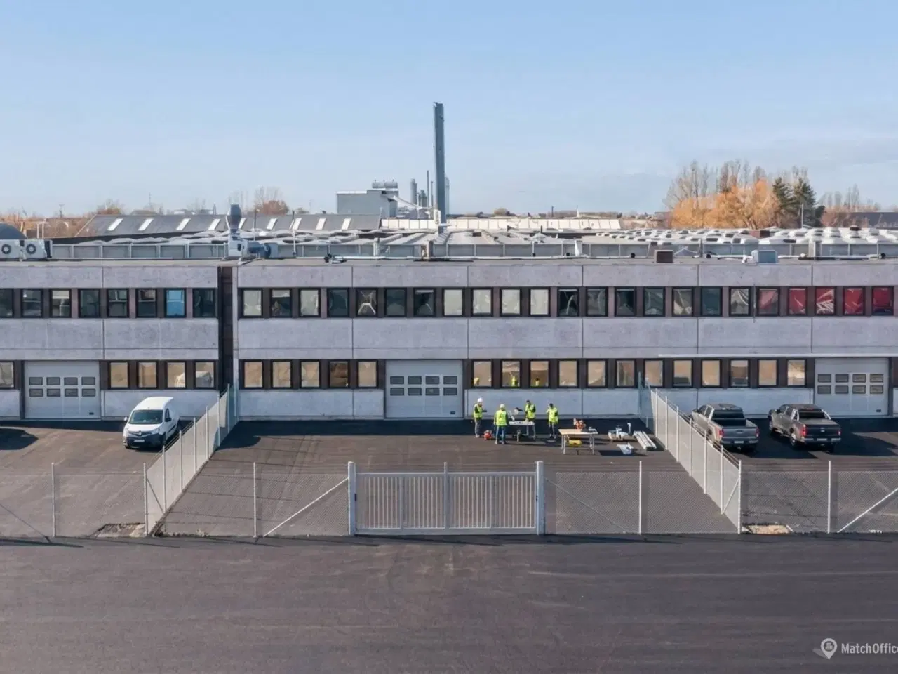 Billede 1 - Avedøre -  400m² lager/showroom og kontor samt 300m² indhegnet oplagsplads