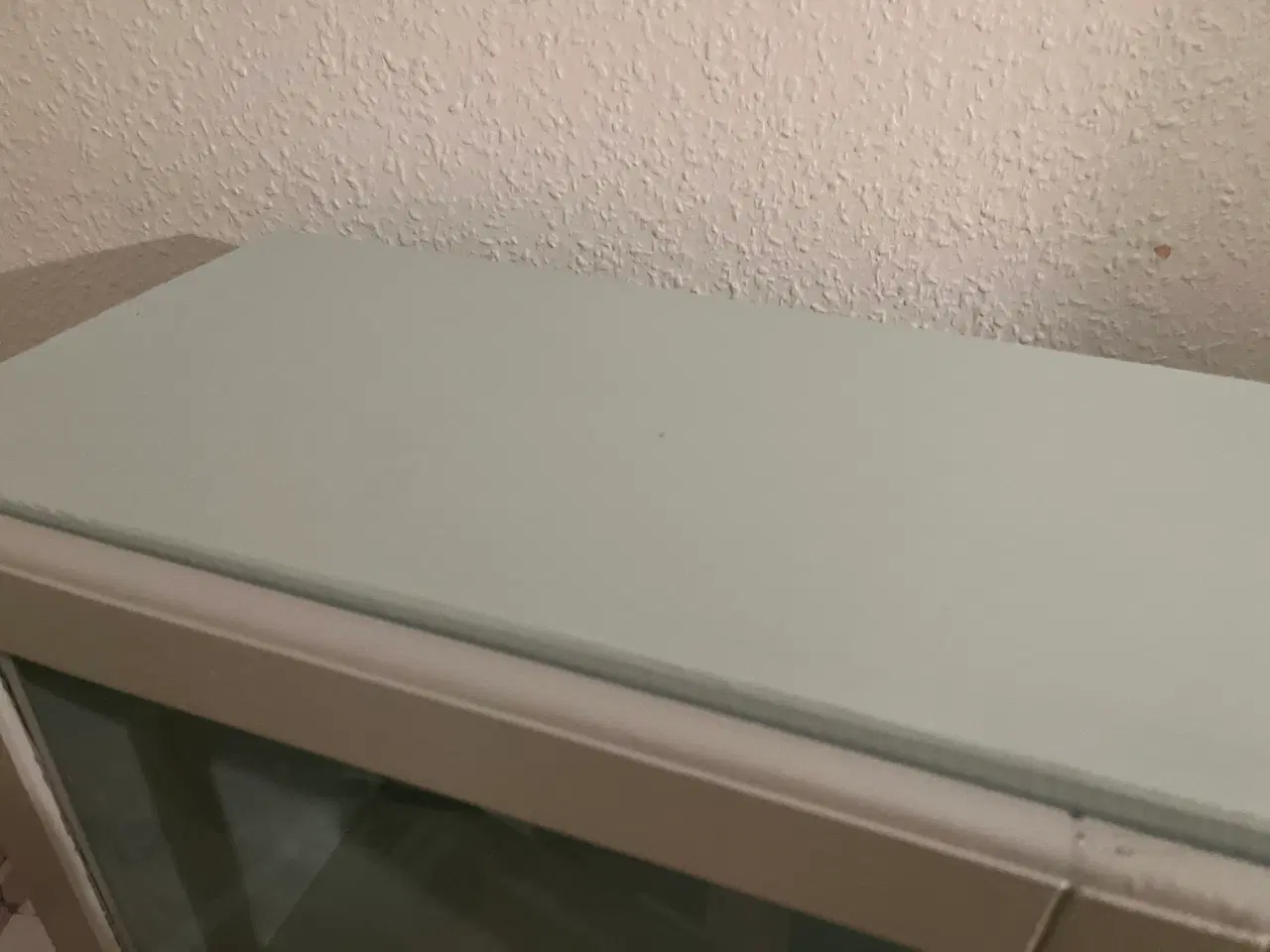 Billede 3 - Væg/Vitrineskab i lyseblå og lysegrå