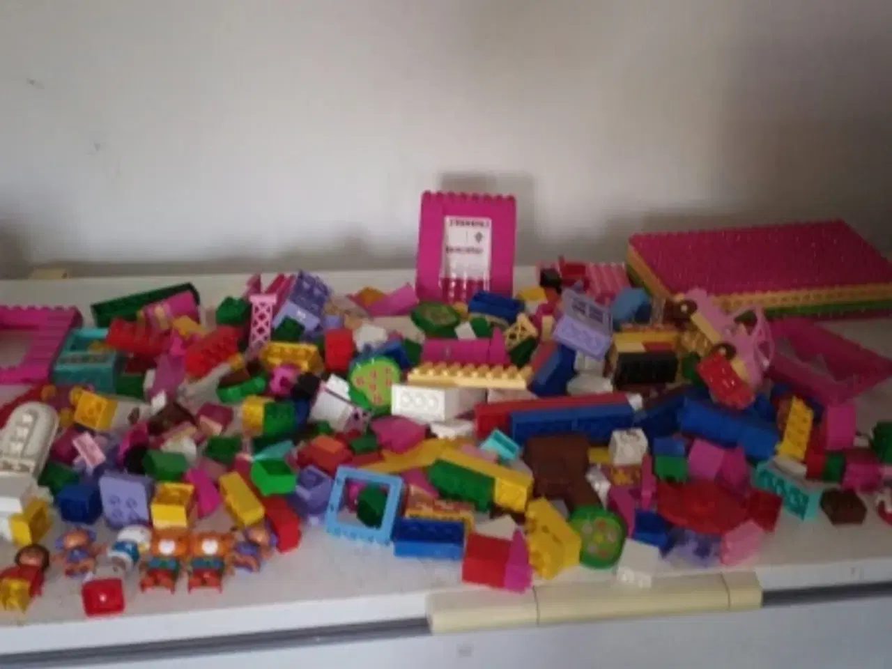 Billede 1 - Div hallo kitty lego store klodser 7 stk film