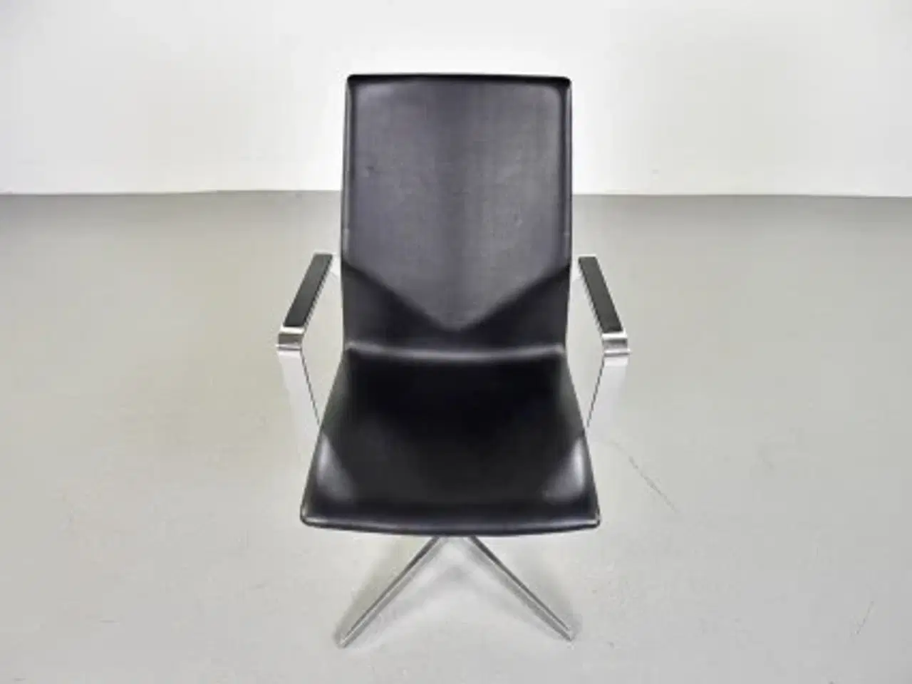Billede 5 - Four design fourcast xl plus konferencestol i sort læder med armlæn