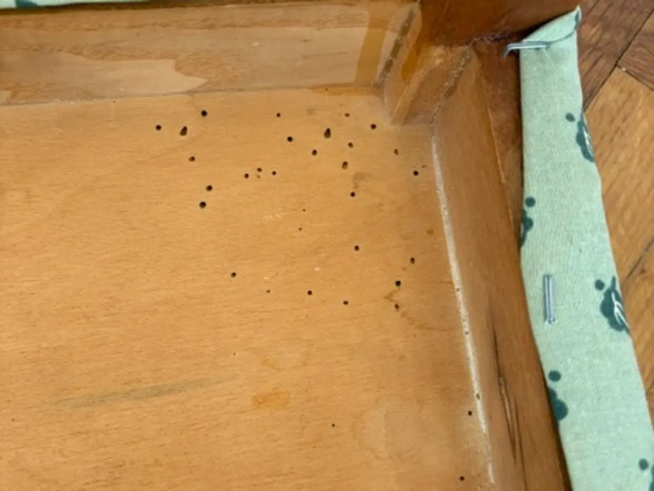 Billede 6 - Skammel polstret grøn mønstret stof