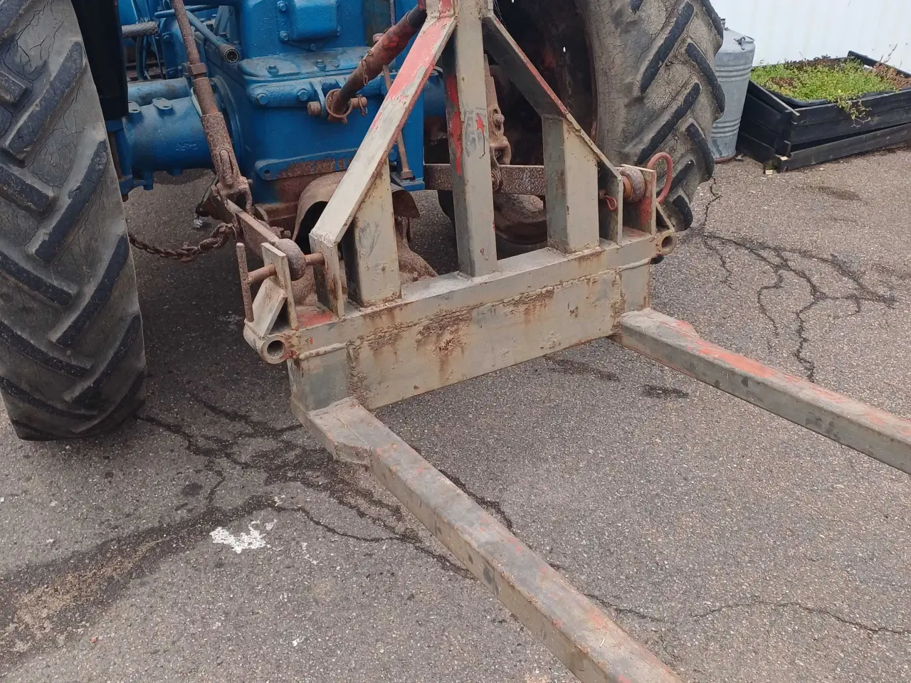 Billede 8 - Traktor med frontlæsser