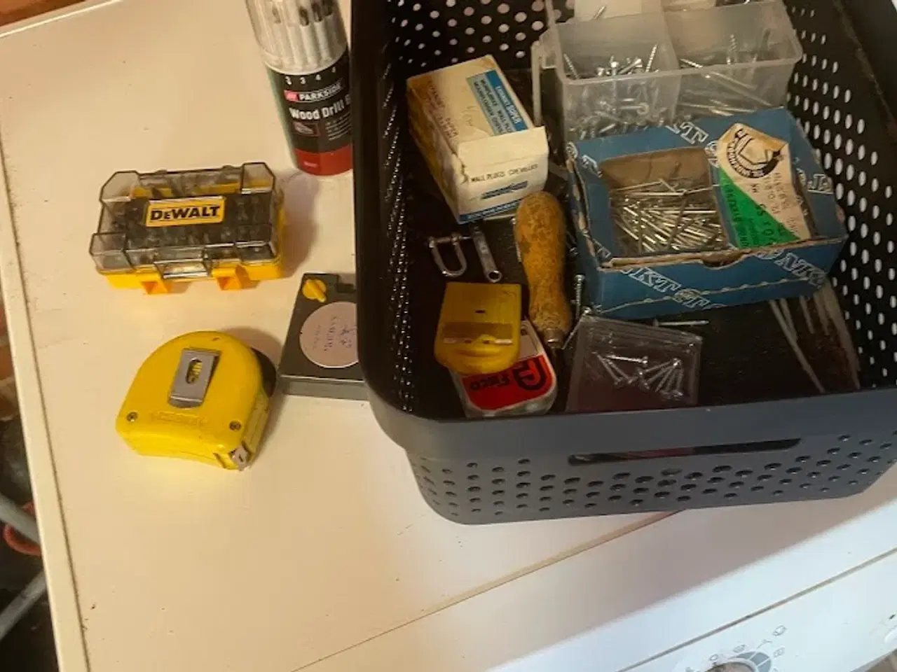 Billede 3 - Værktøjskasse med blandet indhold samt ca 68 cd