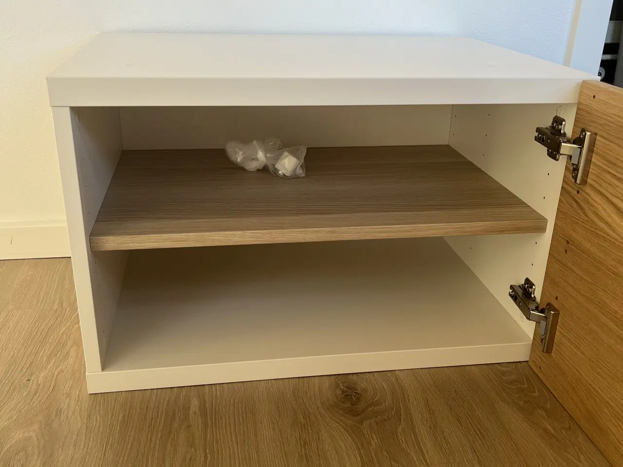 Billede 3 - Skab fra IKEA