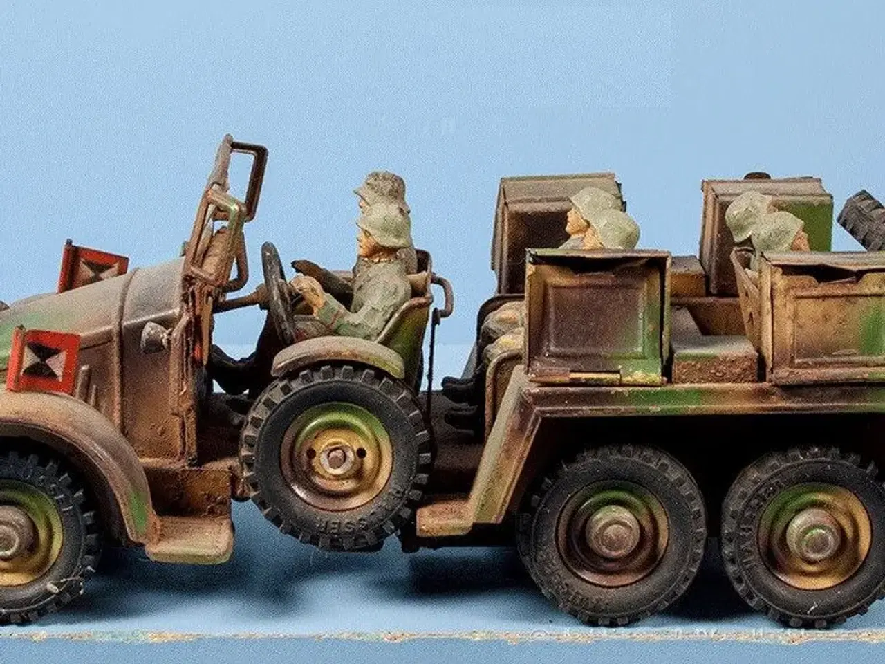 Billede 8 - Gamle legetøjs soldater fra før 1950