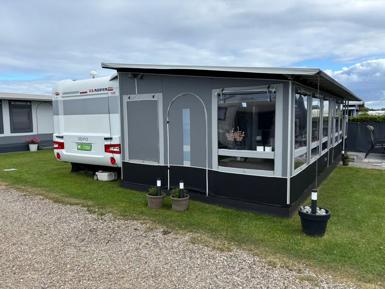 Billede 2 - Campingvogn + Standby telt 