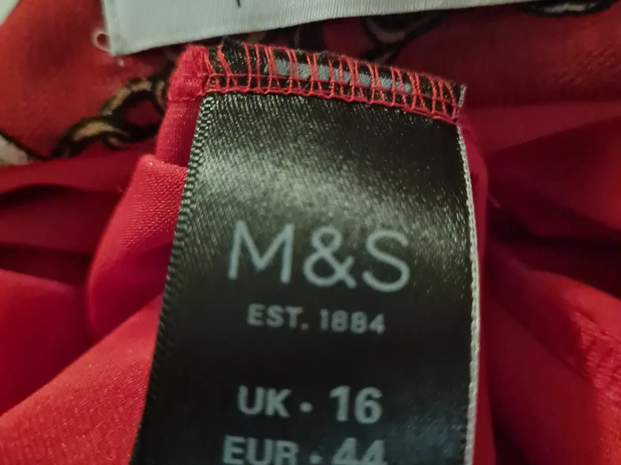 Billede 7 - Nederdel str 44 M&S Peruna 