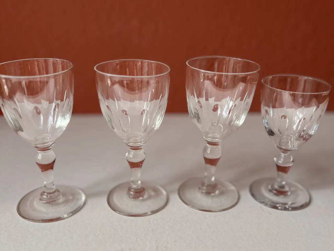 Billede 5 - 4 gamle, mundblæste glas.