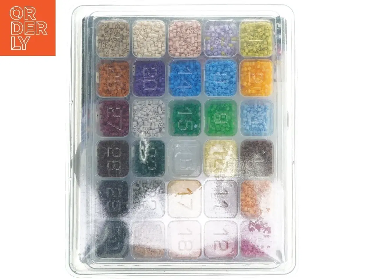 Billede 1 - Perler i plastopbevaring fra Panduro (str. 40x35 cm)