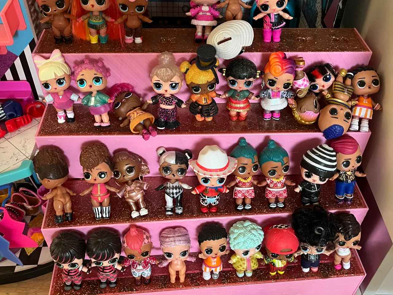 Billede 2 - LOL Surprise dukke, dukkehus, tilbehør og OMG Doll