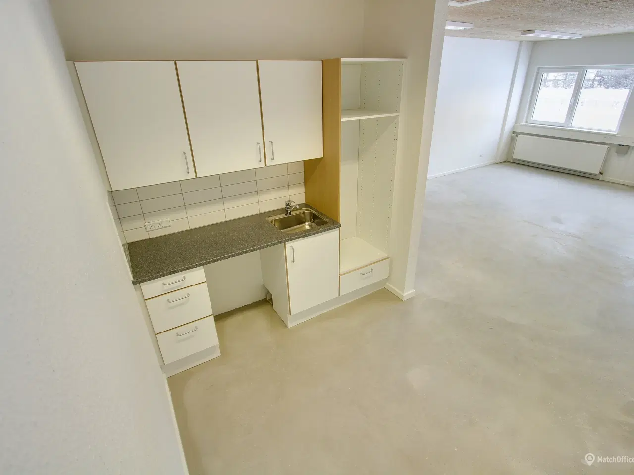 Billede 8 - Lager/produktion ved Jyllingevej 1 km fra E47/E55