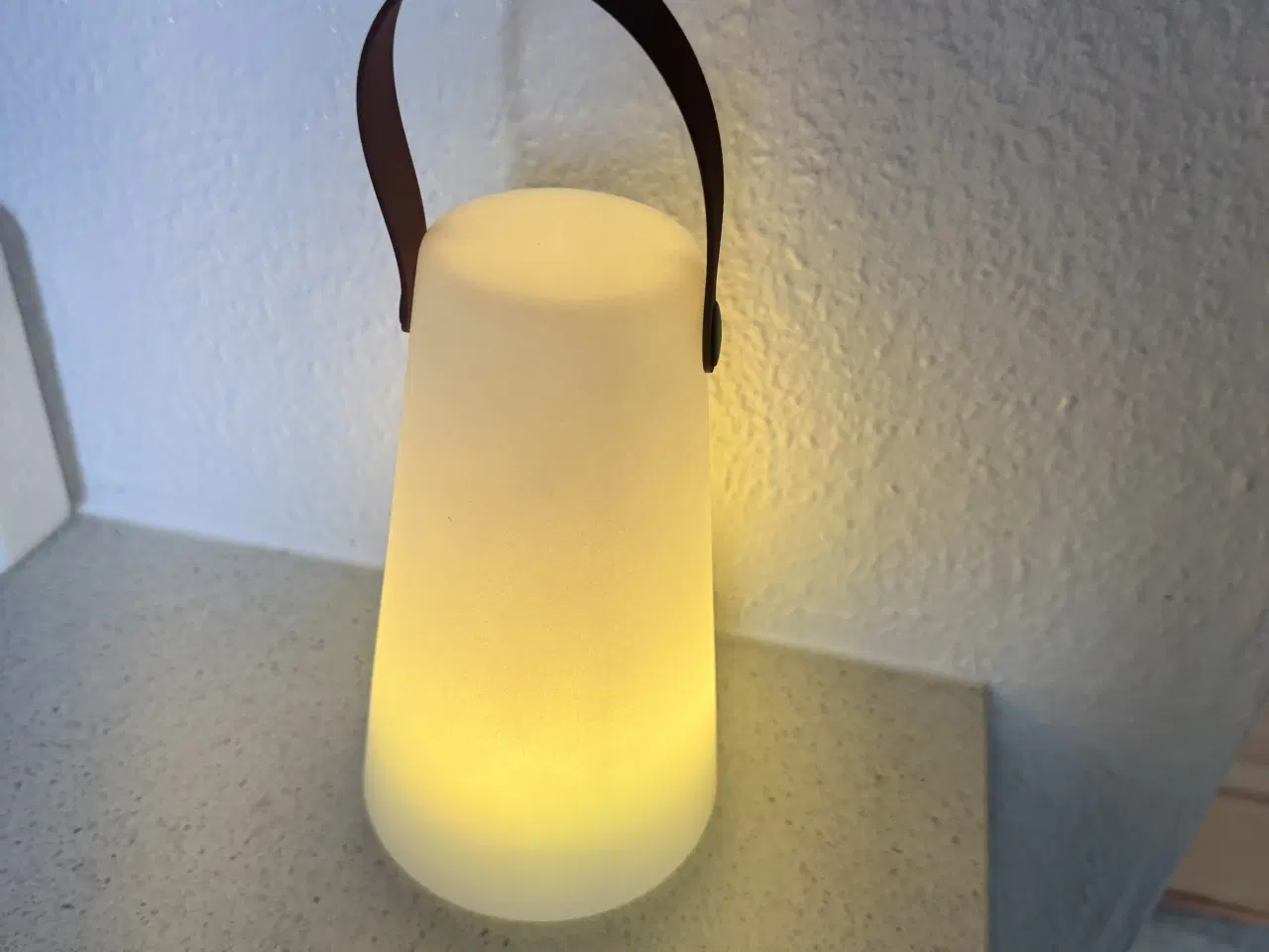 Billede 5 - LED lampe med farveskift 