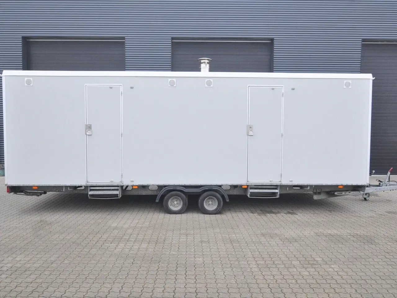 Billede 2 - Toilet-badvogn 2x4 bad med oliefyr