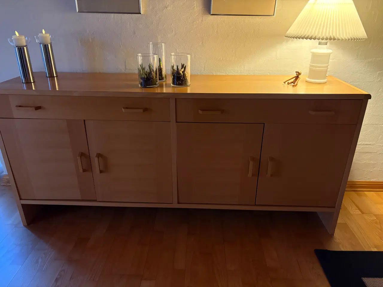 Billede 1 - Skænk i bøgetræ