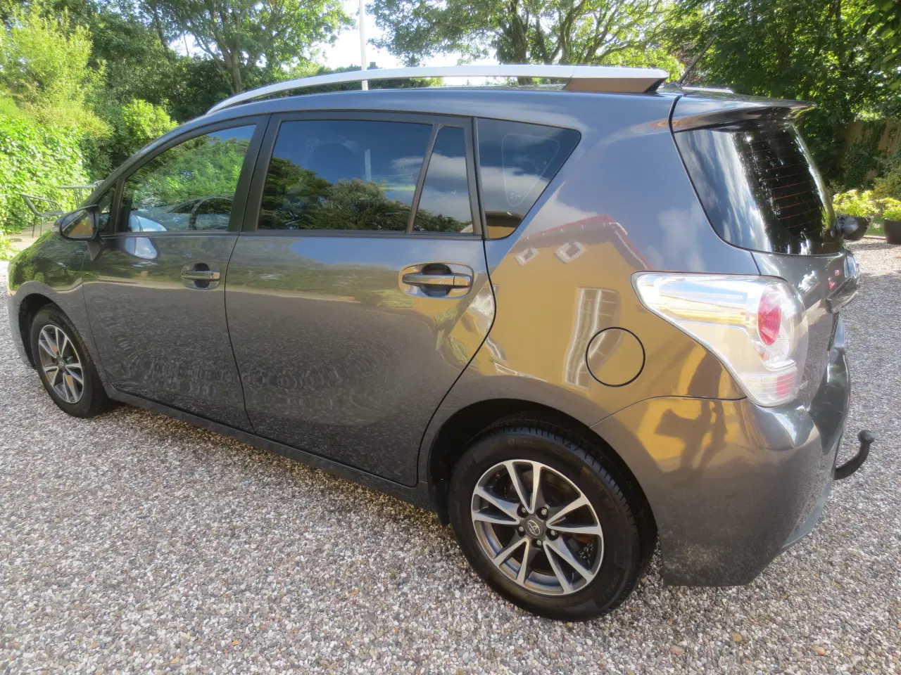 Billede 8 - Toyota Verso 1.6 D 7 Pers År 2014. 