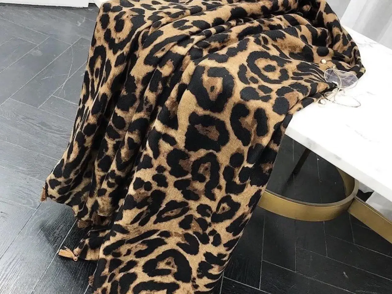 Billede 3 - Trendy leopard tørklæde med frynser