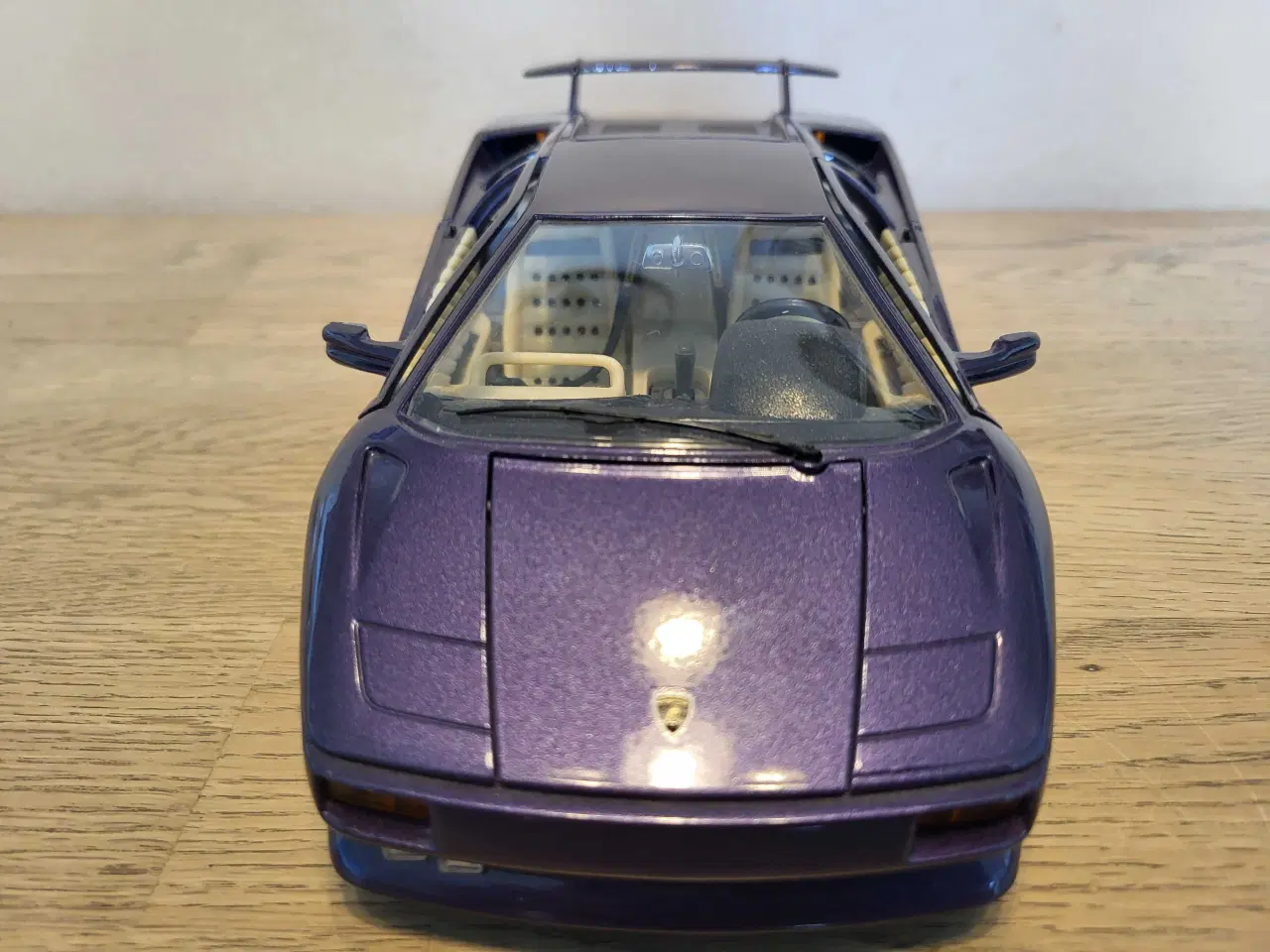 Billede 5 - Modelbil: Lamborghini Diablo 1990.  Skala 1/18.
