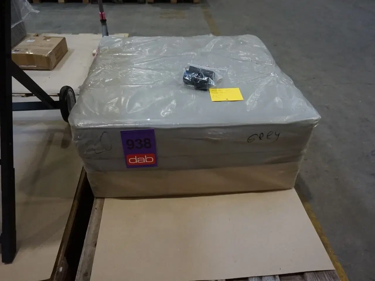 Billede 2 - Manhattan Puf Lysegrå velourstof 80x80 cm