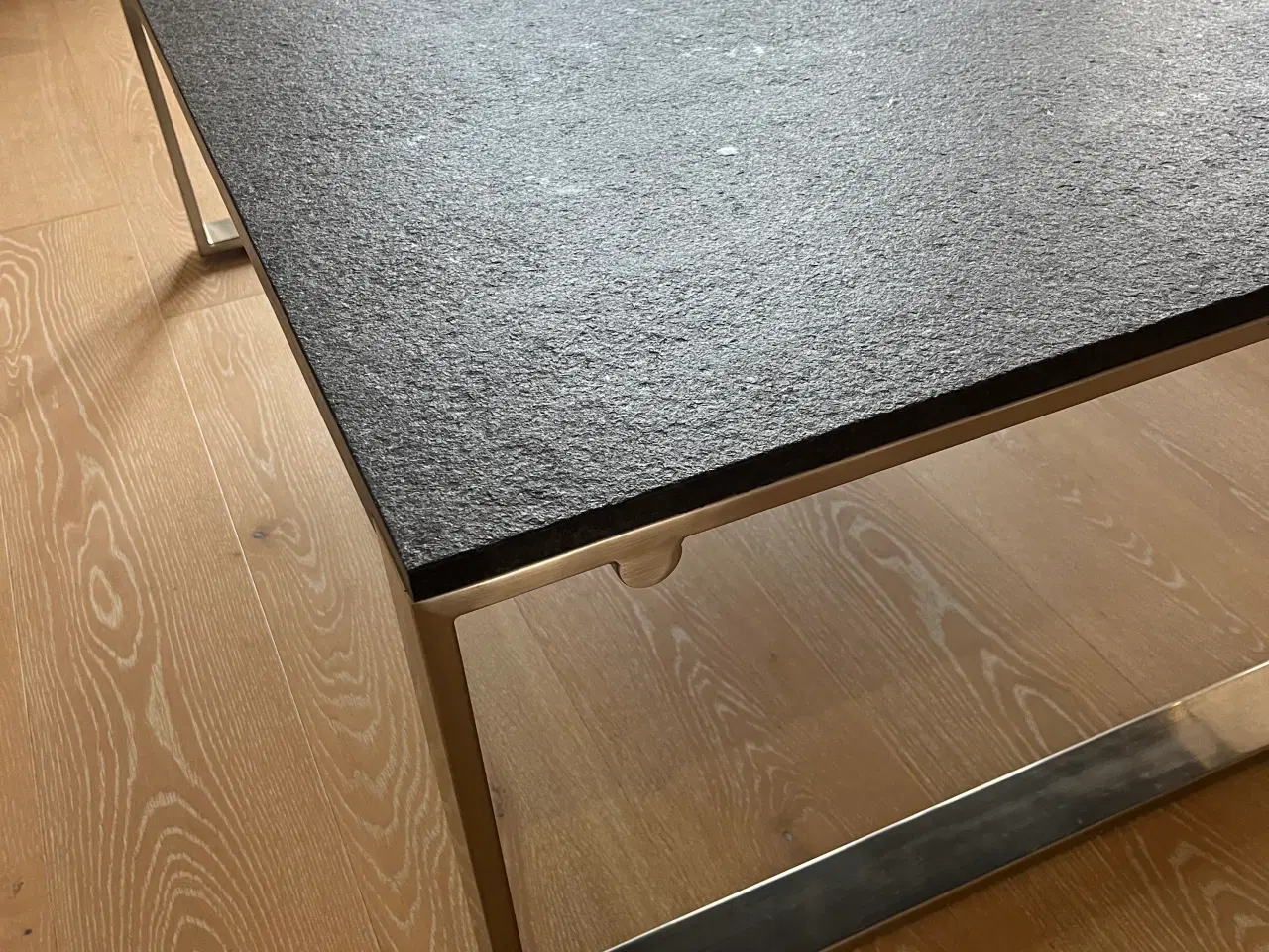 Billede 2 - Sofa og sofabord 