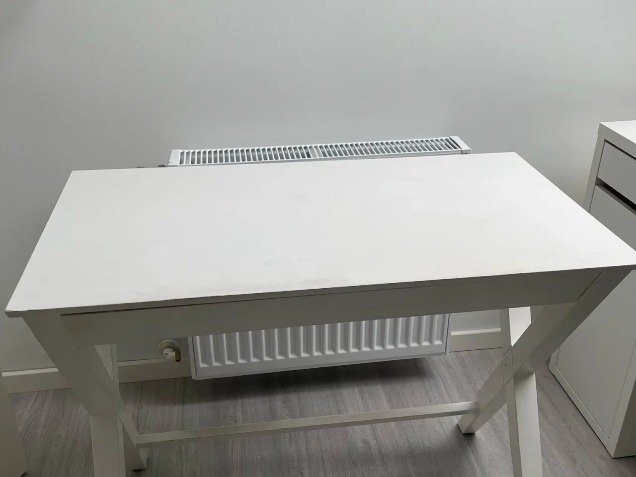 Billede 5 - Arbejdsbord i hvid træ