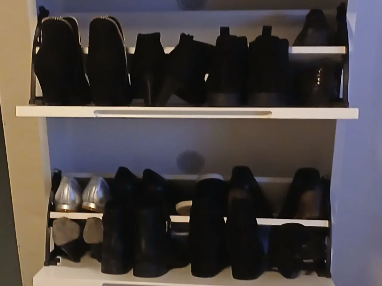 Billede 1 - Skoskab med skuffe 