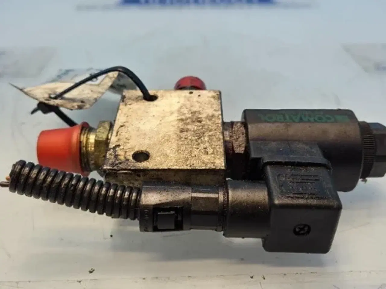 Billede 2 - Massey Ferguson 7274 Trykventil 45110054
