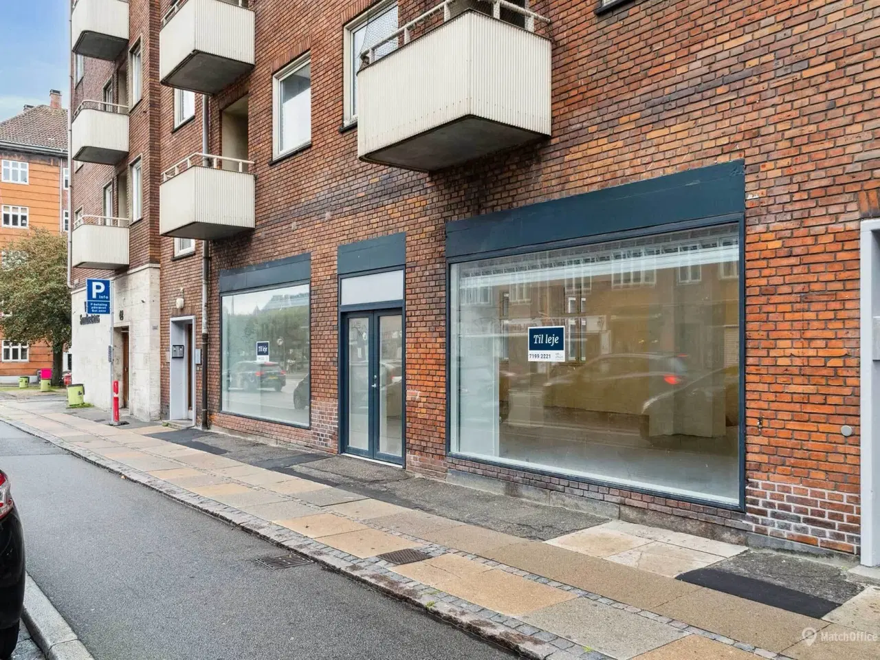 Billede 1 - Butikslejemål med god facadeeksponering på Toftegårds Allé - kun 200 meter fra Valby Station.