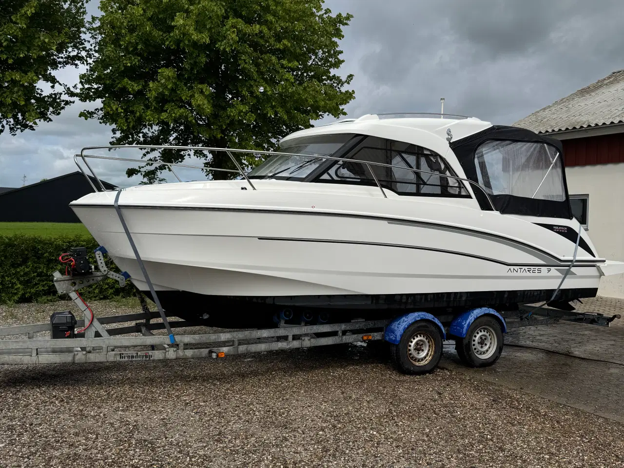 Billede 1 - Beneteau Antares 7 med 150 hk og Bådtrailerer