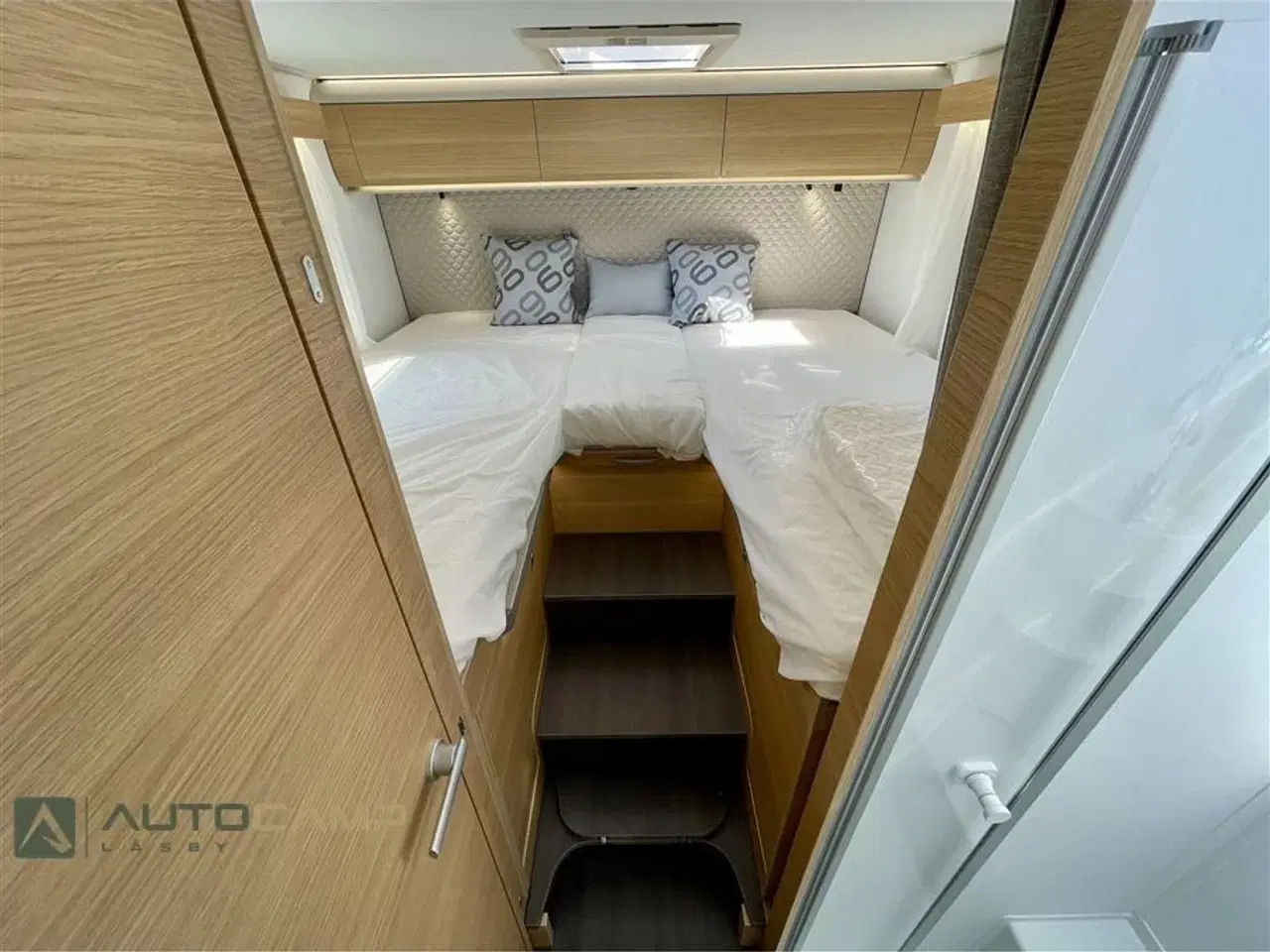 Billede 10 - 2026 - Adria Matrix M670