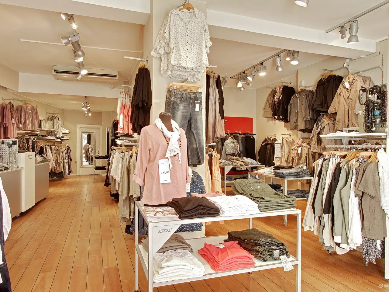 Billede 5 - Butik i gågaden ved Springvandspladsen