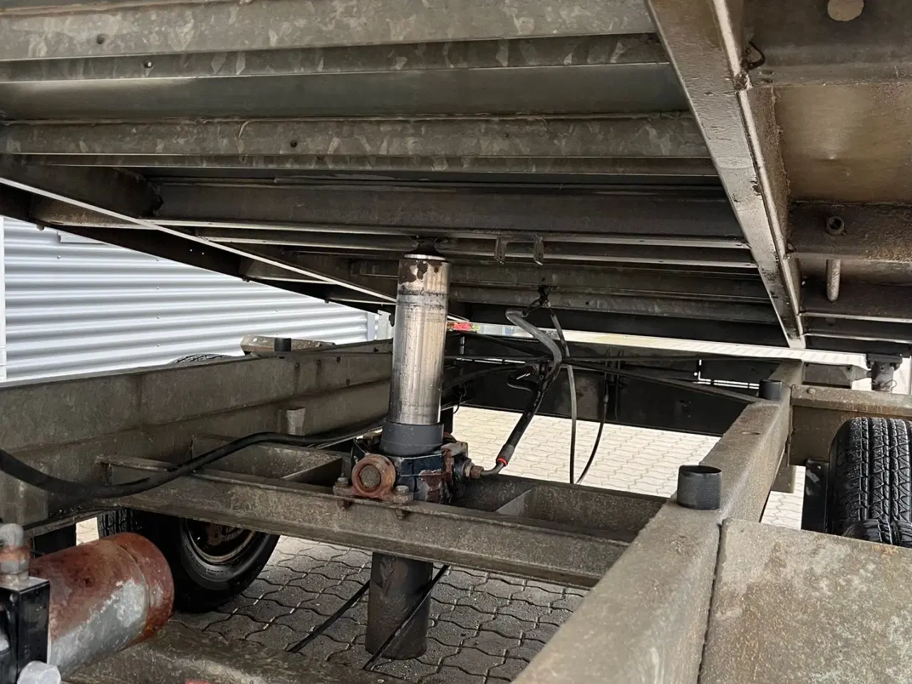 Billede 14 - Brenderup 3500 kg. med 3-vejs tip