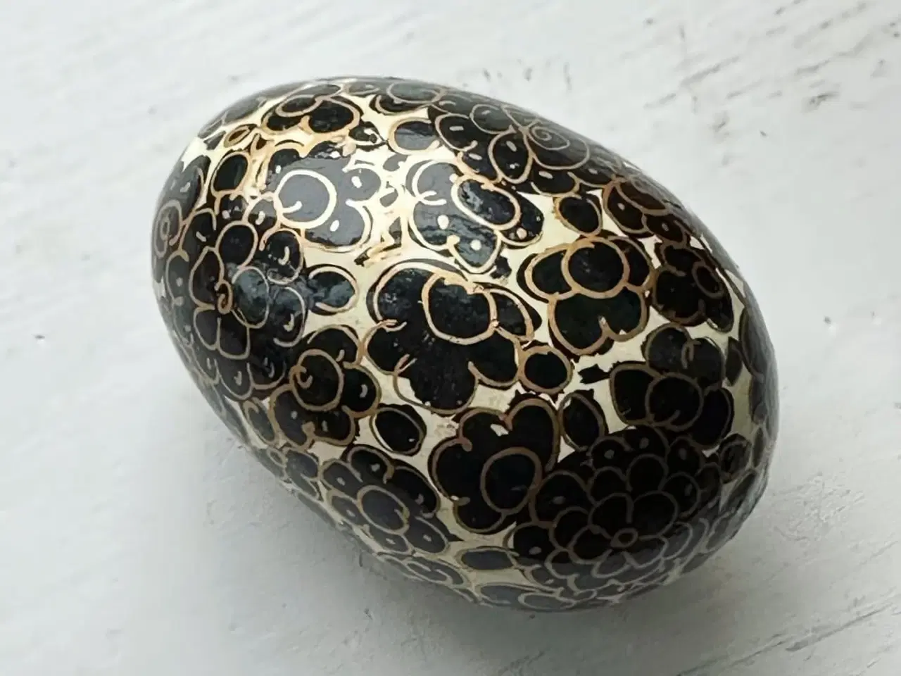 Billede 3 - Bemalet æg, creme/sort/guld