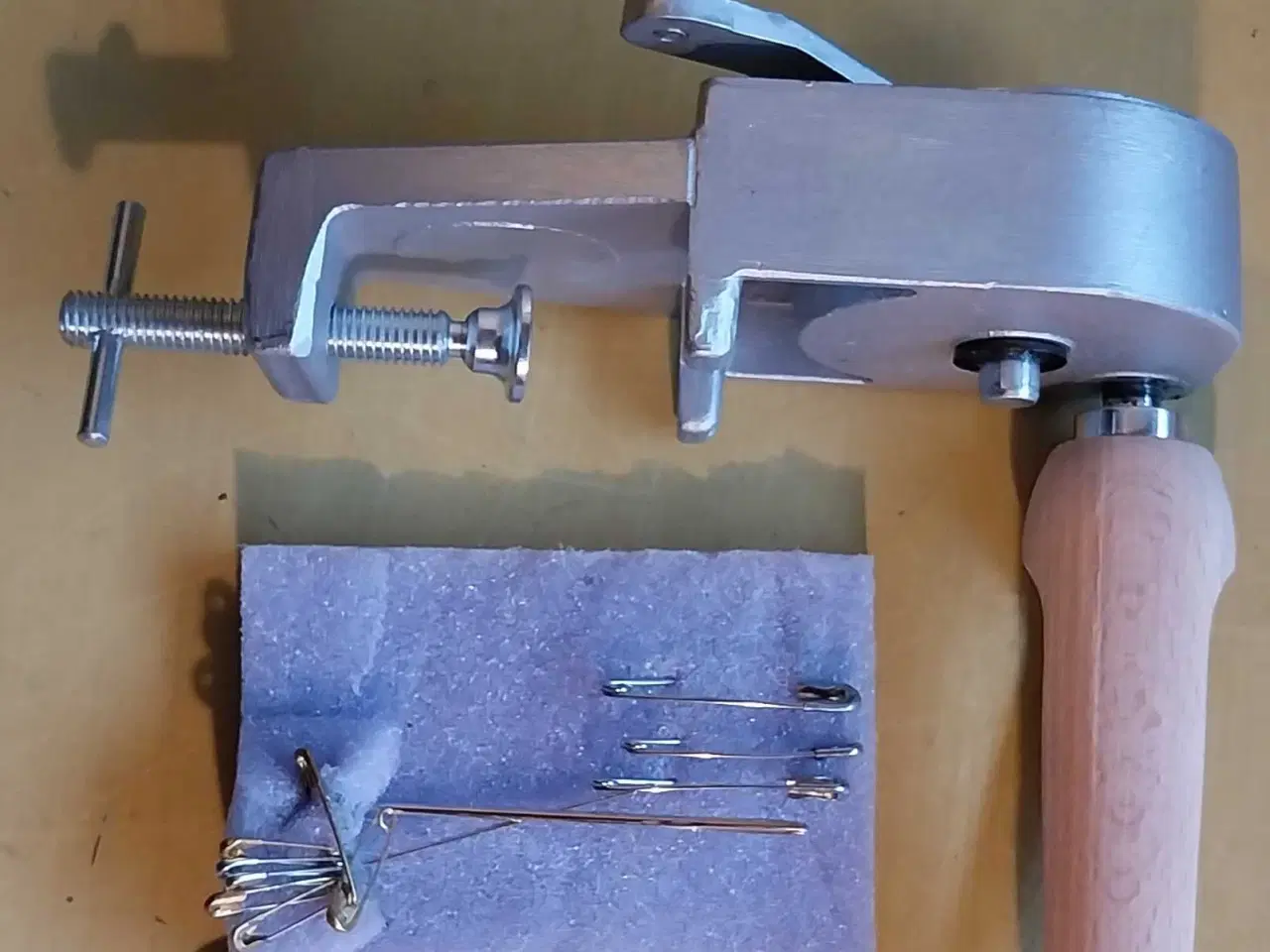 Billede 1 - Tilbehør og spoleaipparat, knipling