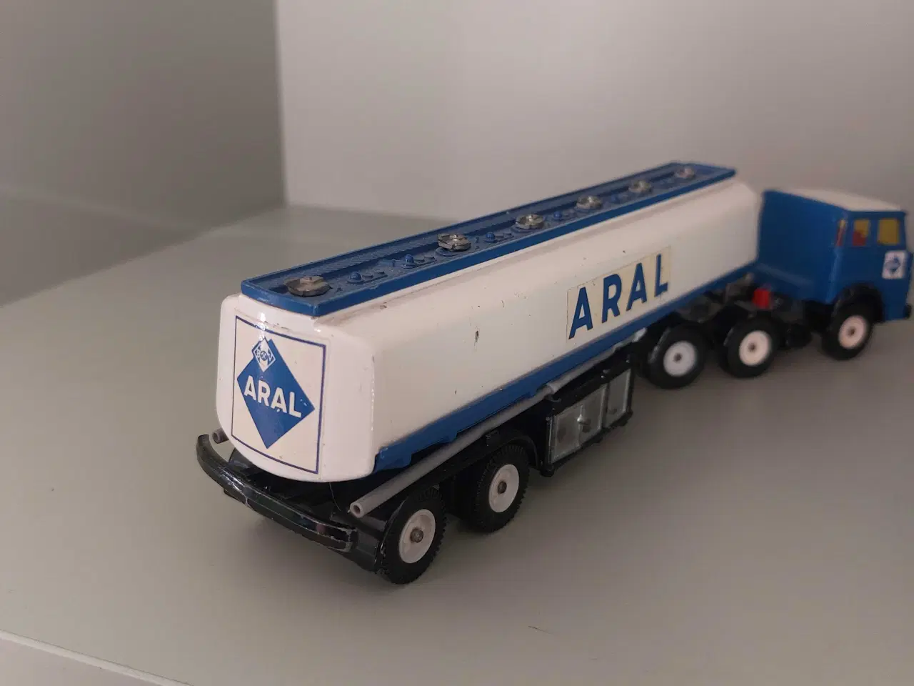 Billede 4 - Siku hensel aral tanklastbil 