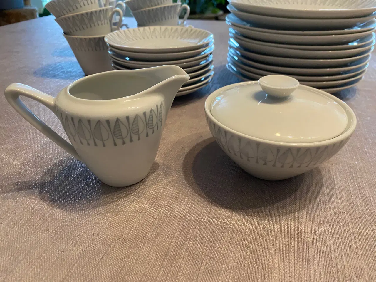 Billede 2 - Retro kaffestel med gråt mønster, Karlskrona