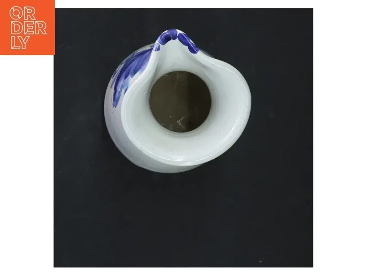 Billede 3 - Porcelæns kande med blå blomstermotiv (str. 17x9,5 cm)