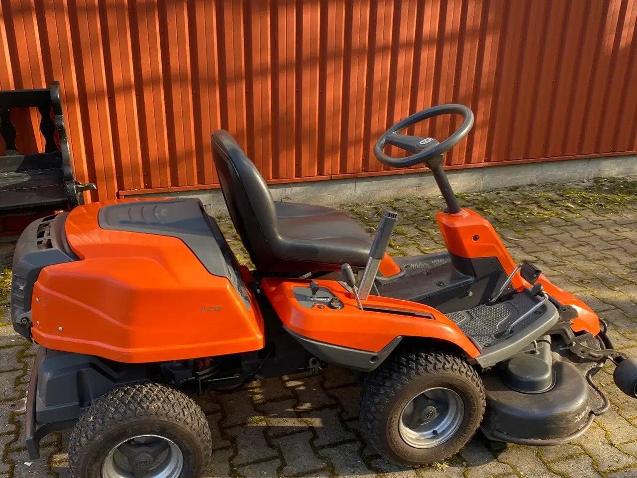 Billede 2 - Husqvarna R216 havetraktor inkl. klippebord