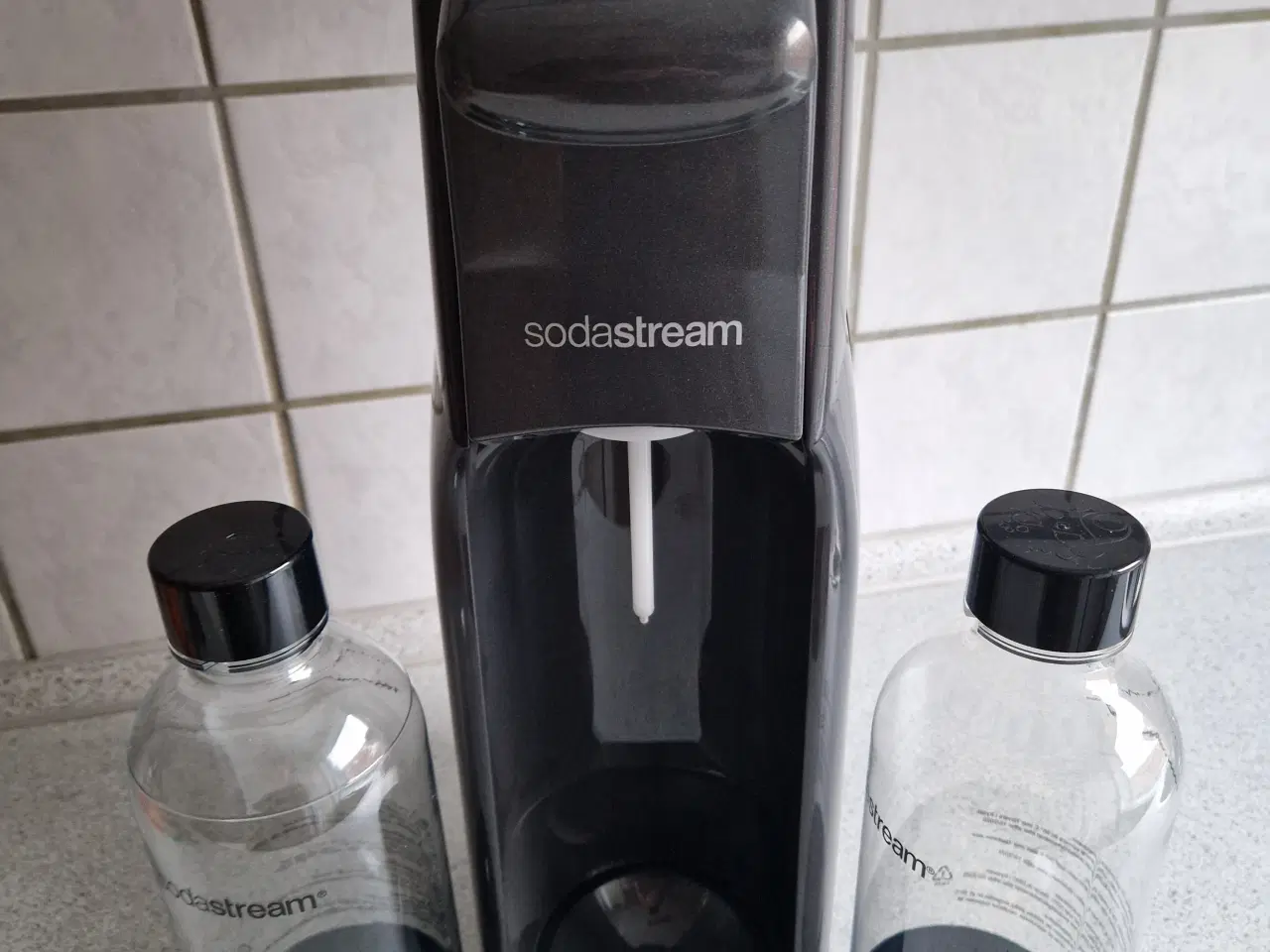 Billede 2 - Ny sodastream maskine og 2 flasker sælges 