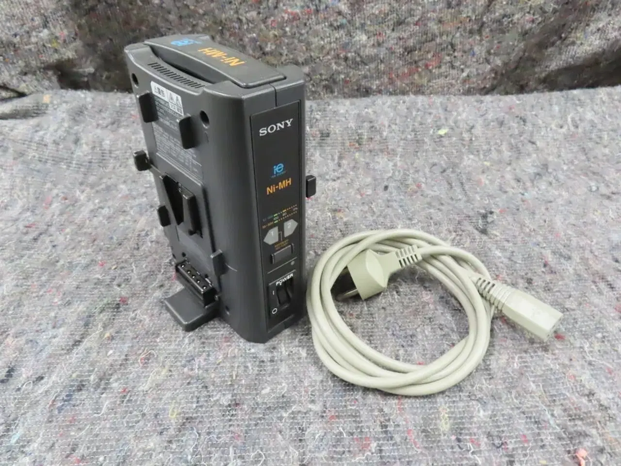 Billede 1 - Oplader til 2 batterier - SONY (MOMSFRI)