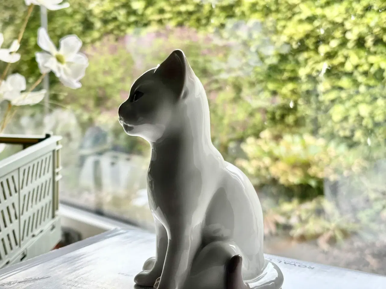 Billede 2 - ✨ Bing & Grøndahl porcelæns killing – hvid kat mod
